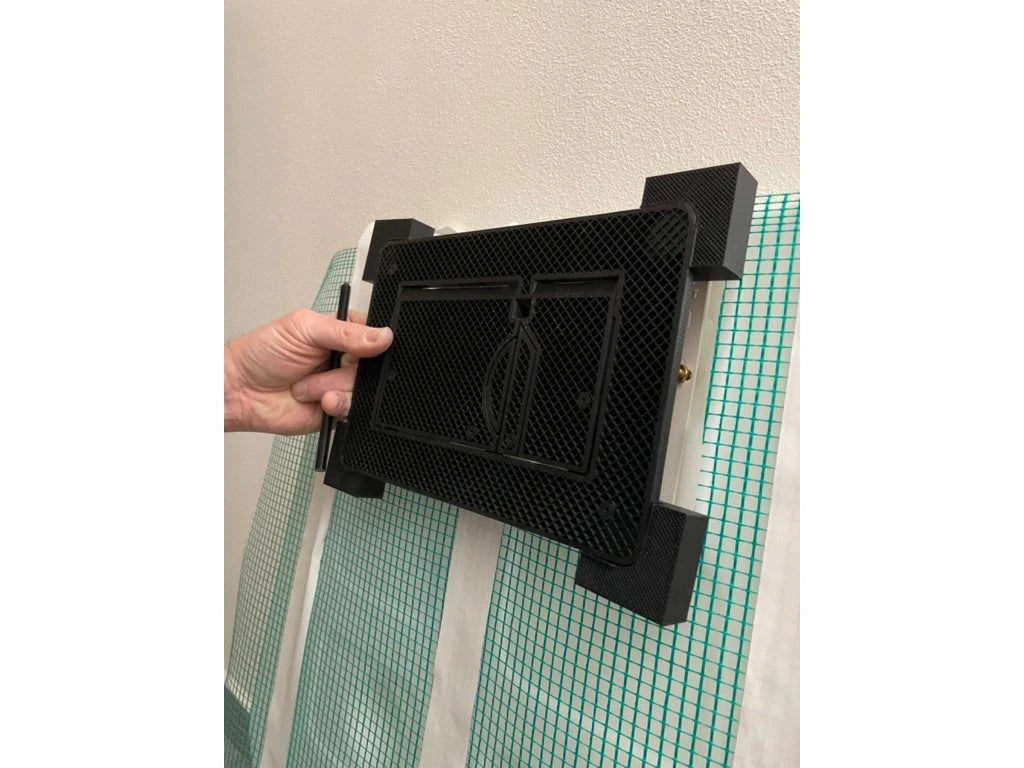 Ukryty przycisk spłukujący WC EasyToTile – Pucci (3-w-1 wycięcie)